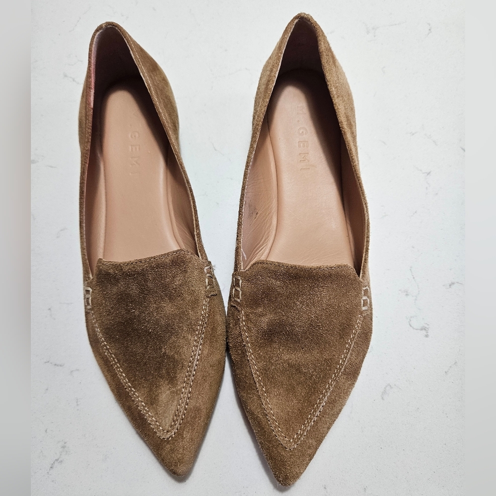 M. Gemi The Gia Suede Flats In Color Biscuit